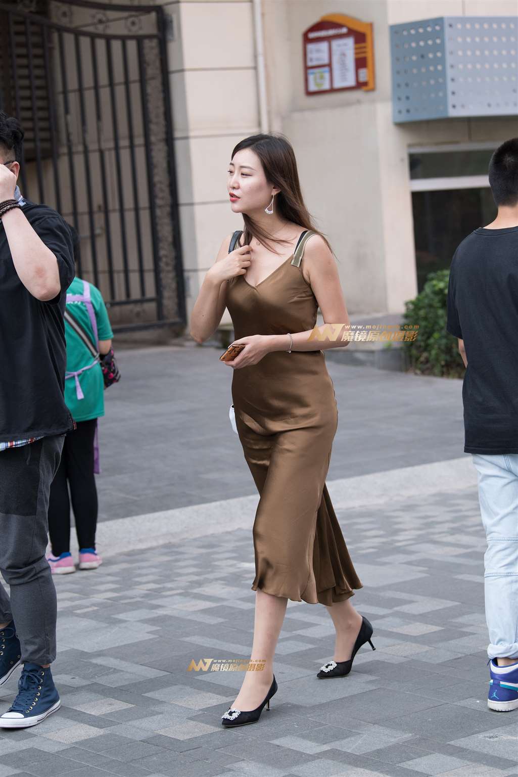 图片[1]-|一只傻麋鹿赛帖| 如此淡雅美丽、像潺潺溪水缓缓流入心田-街拍流行馆