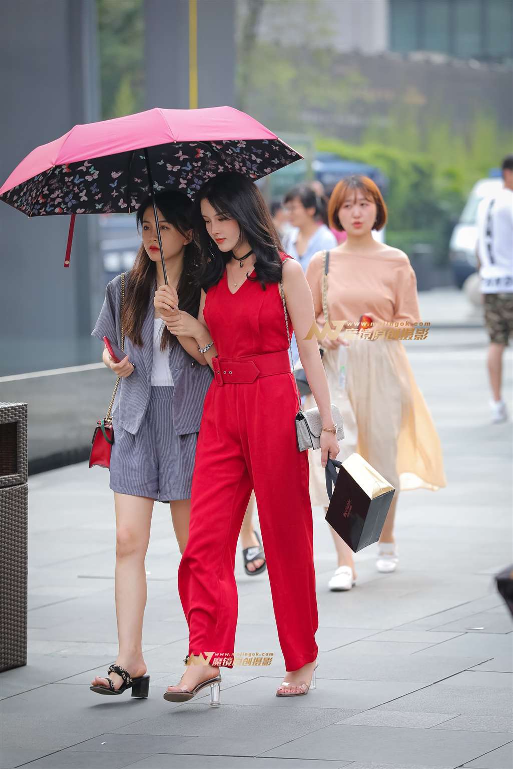 图片[1]-【凯恩赛帖】甜美女孩 像水果糖一样惹人喜爱！-街拍流行馆
