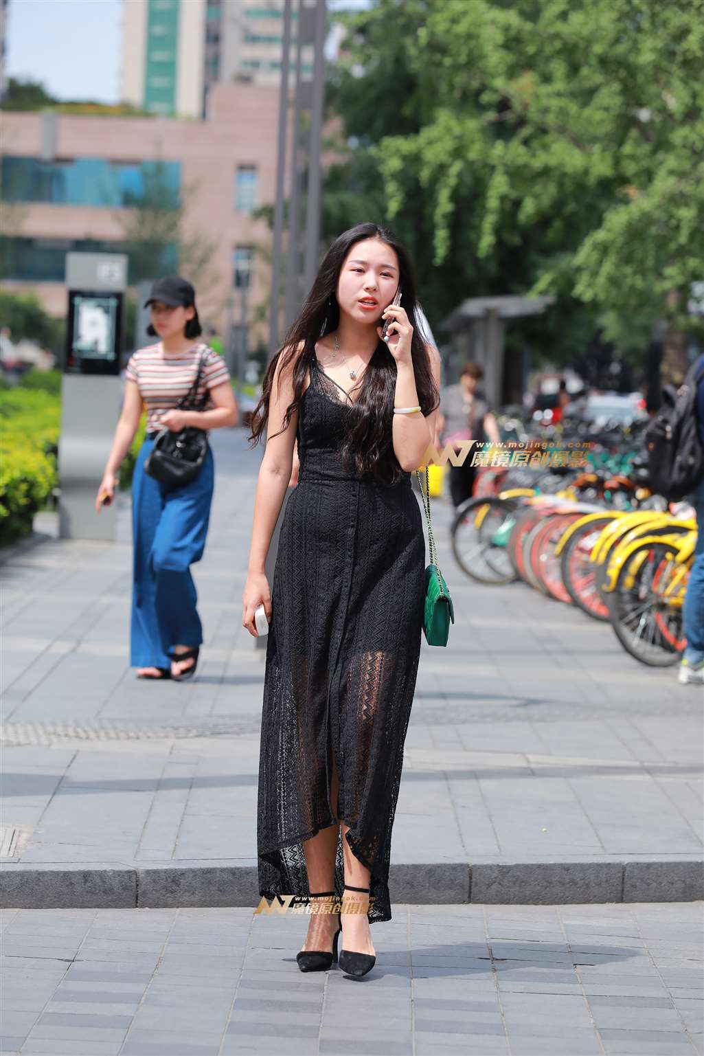 图片[5]-【视觉冲击赛帖】性感吊带连体裙淑女-街拍流行馆