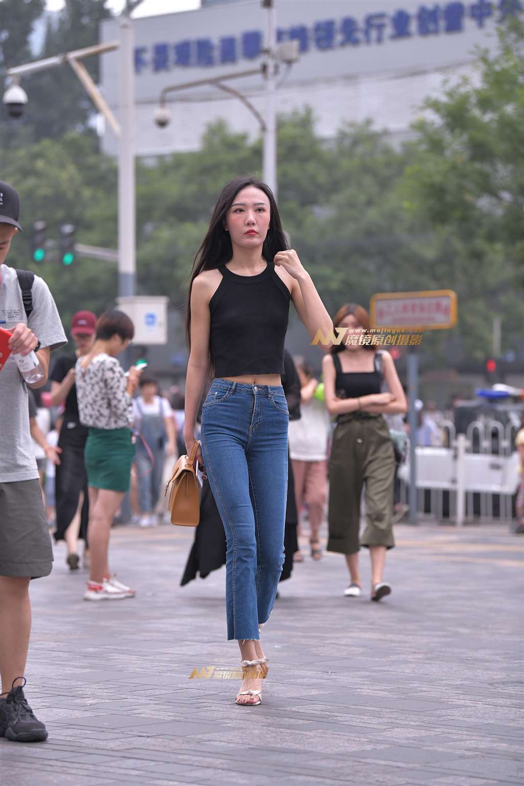 图片[5]-【街拍之魂赛帖】眼神酷酷的美女-街拍流行馆