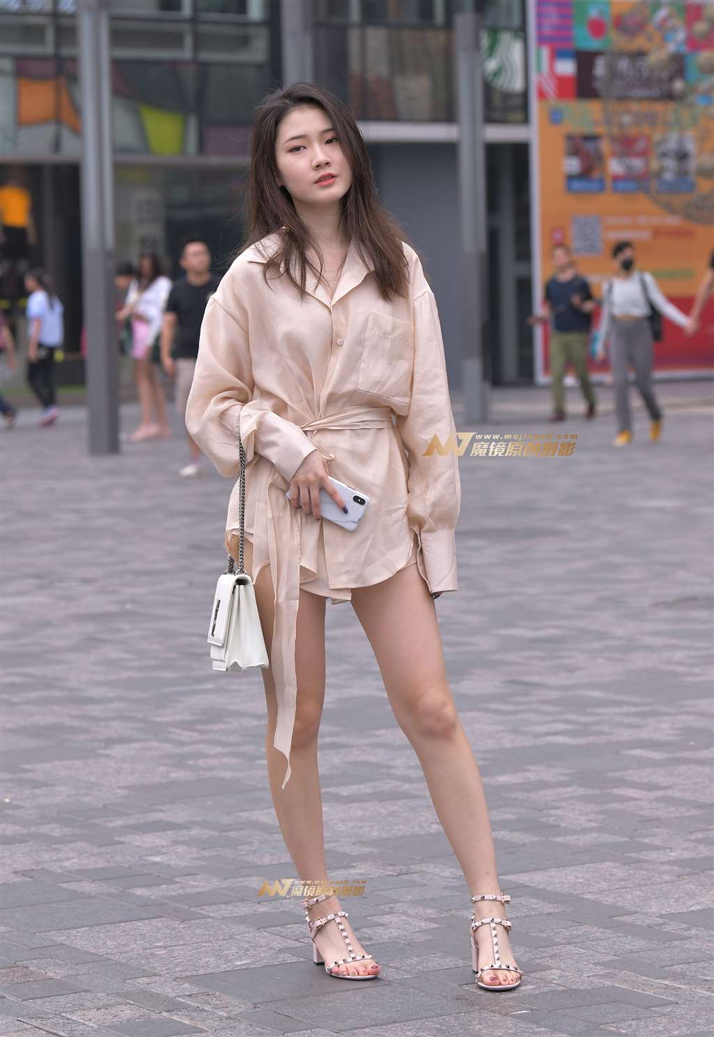图片[1]-【街拍之魂赛帖】美腿可爱少女-街拍流行馆