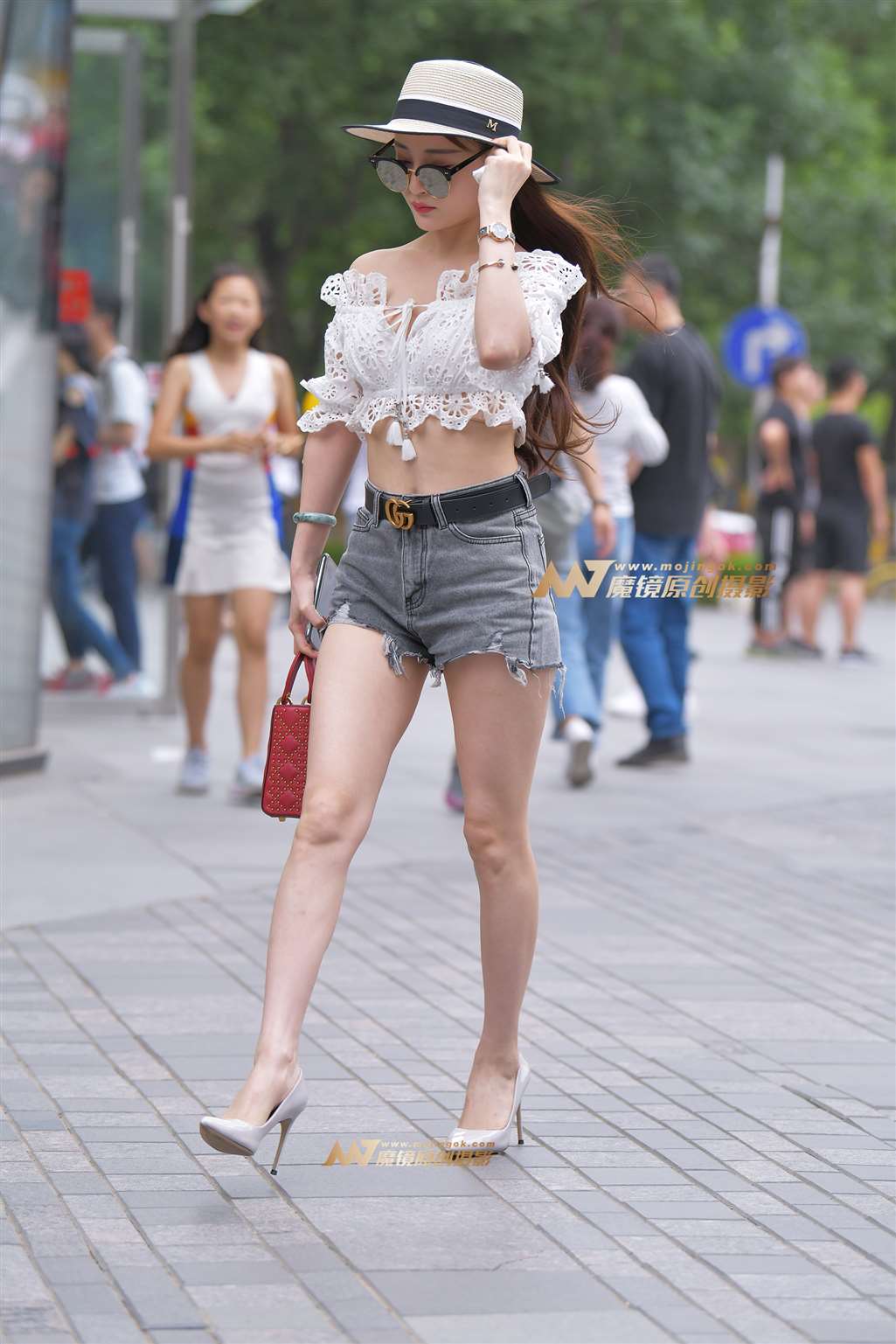 图片[1]-【红石赛帖】性感高跟时尚长腿美女-街拍流行馆