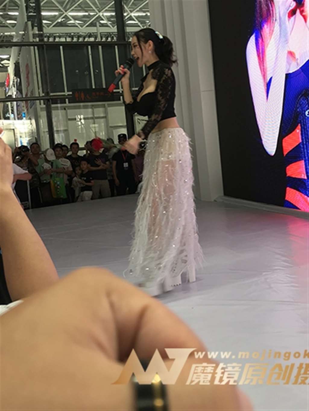 图片[3]-【哈曼赛帖】乳神潘春春-街拍流行馆