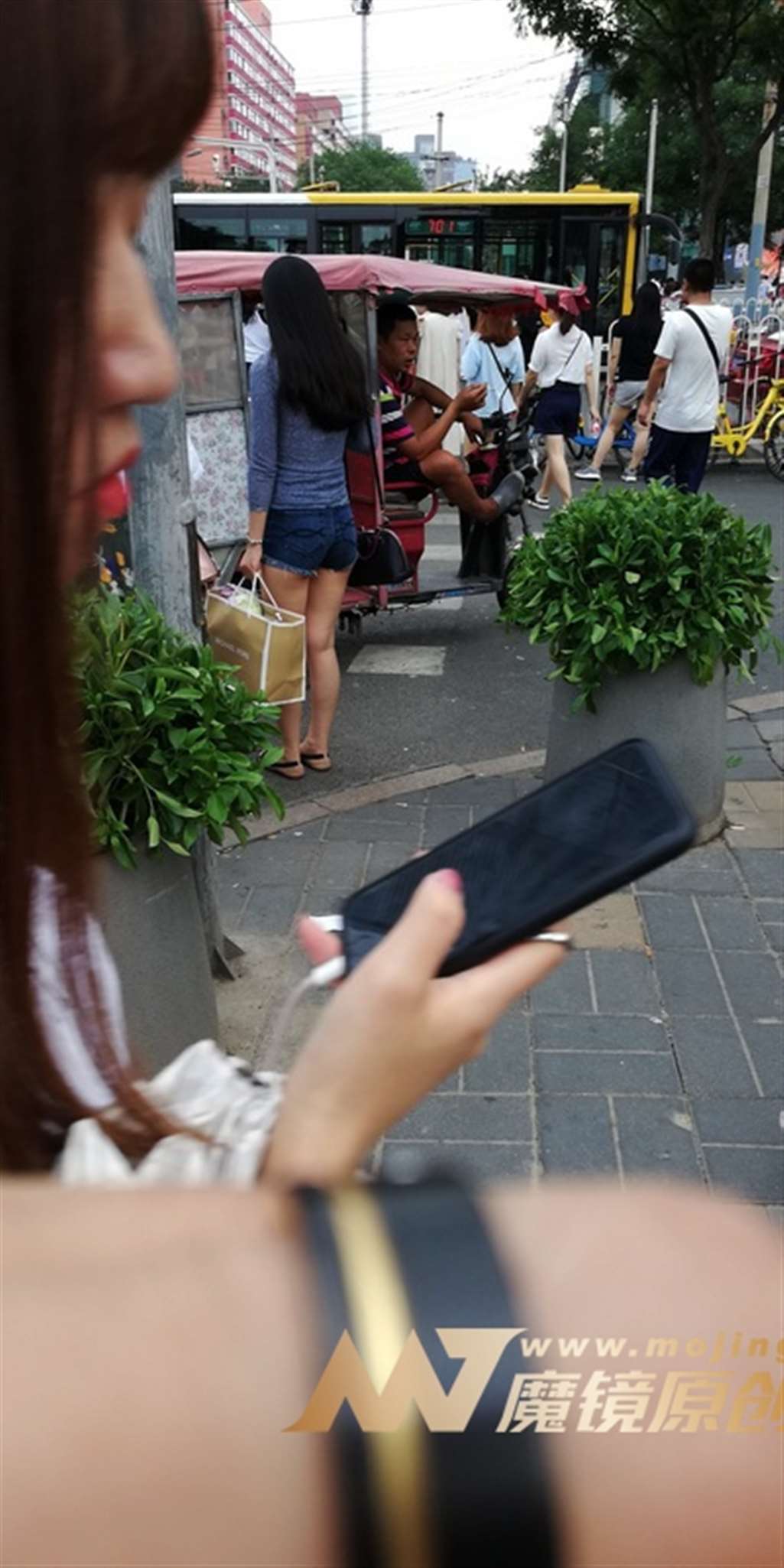 图片[3]-【视觉冲击赛帖】这热裤，紧得令人窒息-街拍流行馆