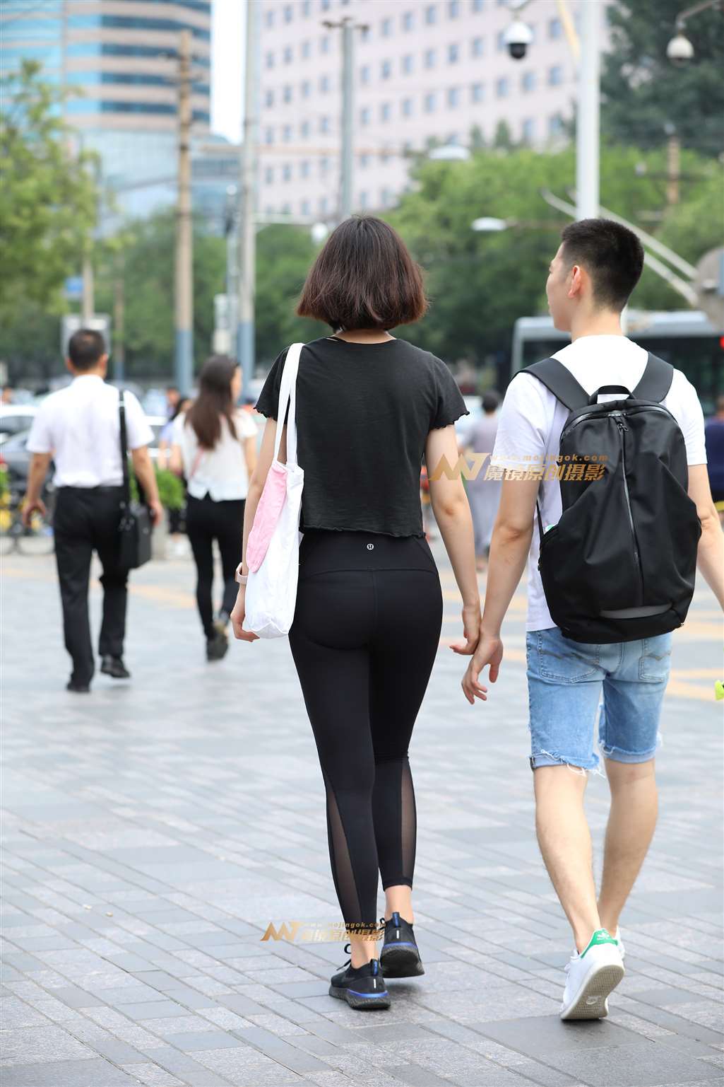 图片[4]-【视觉冲击赛帖】黑色的迷你倩影-街拍流行馆