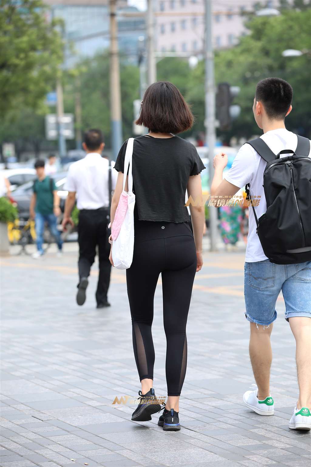 图片[5]-【视觉冲击赛帖】黑色的迷你倩影-街拍流行馆