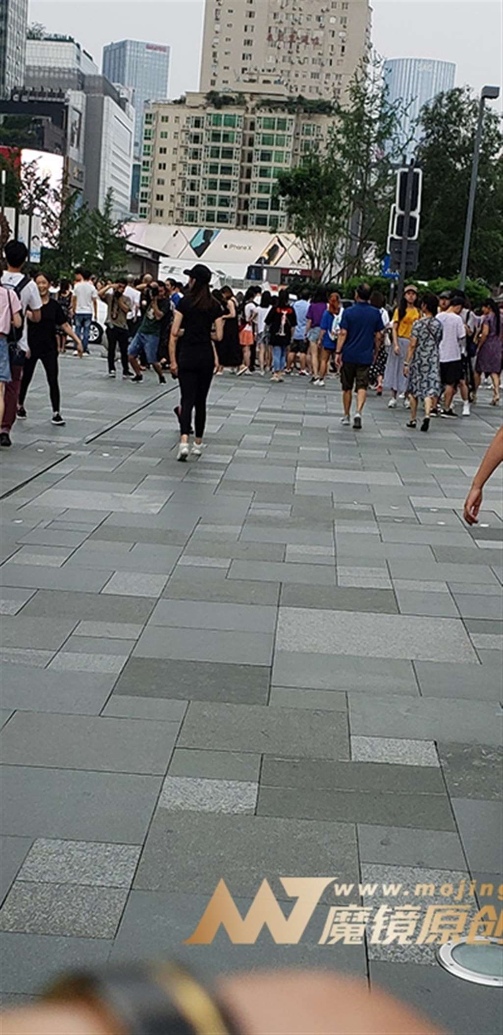 图片[3]-【凯恩赛帖】甜美运动女孩-街拍流行馆