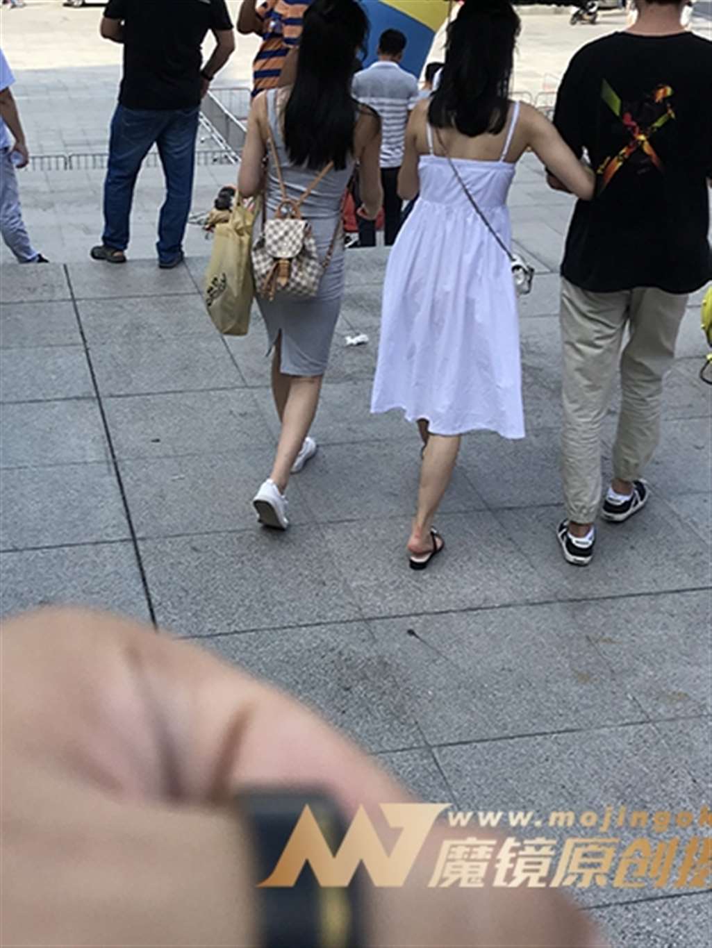 图片[3]-【哈曼赛帖】活泼文静的妹子-街拍流行馆
