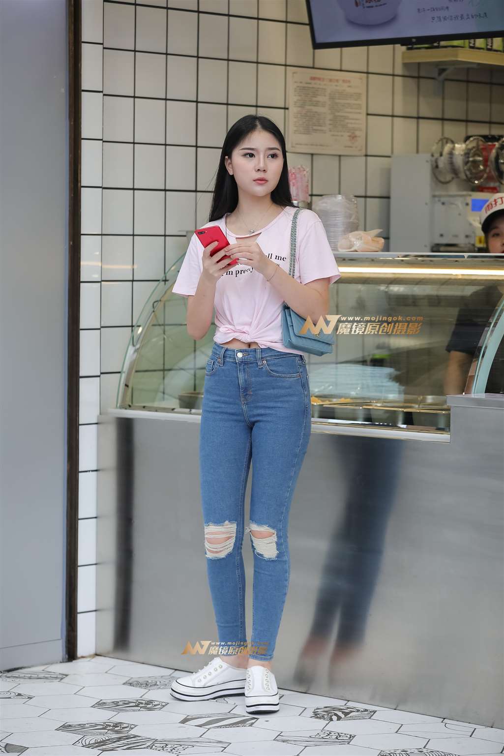 图片[1]-【凯恩赛帖】恬静牛仔女孩-街拍流行馆