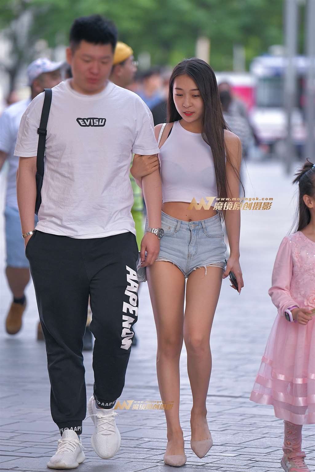 图片[4]-【红石赛帖】性感身材热裤美女-街拍流行馆