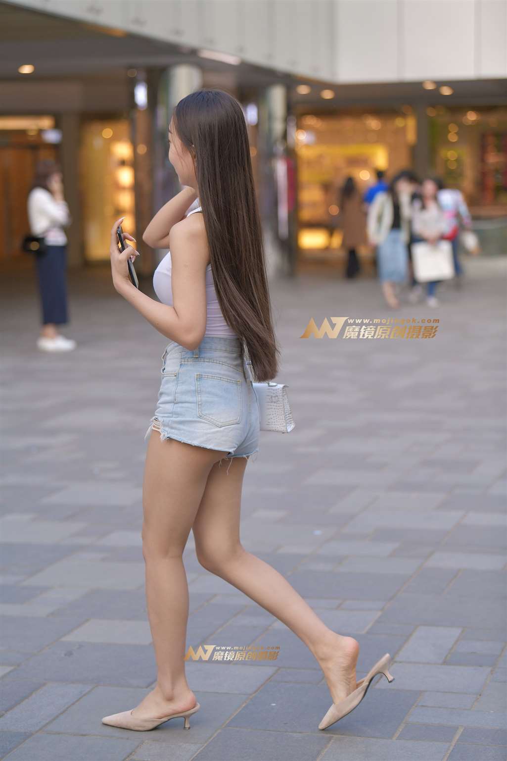 图片[5]-【红石赛帖】性感身材热裤美女-街拍流行馆