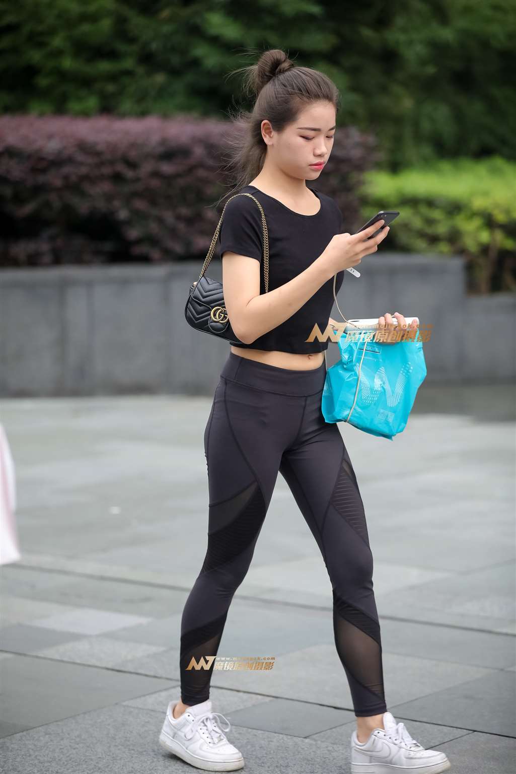 图片[1]-【凯恩赛帖】运动女孩-街拍流行馆