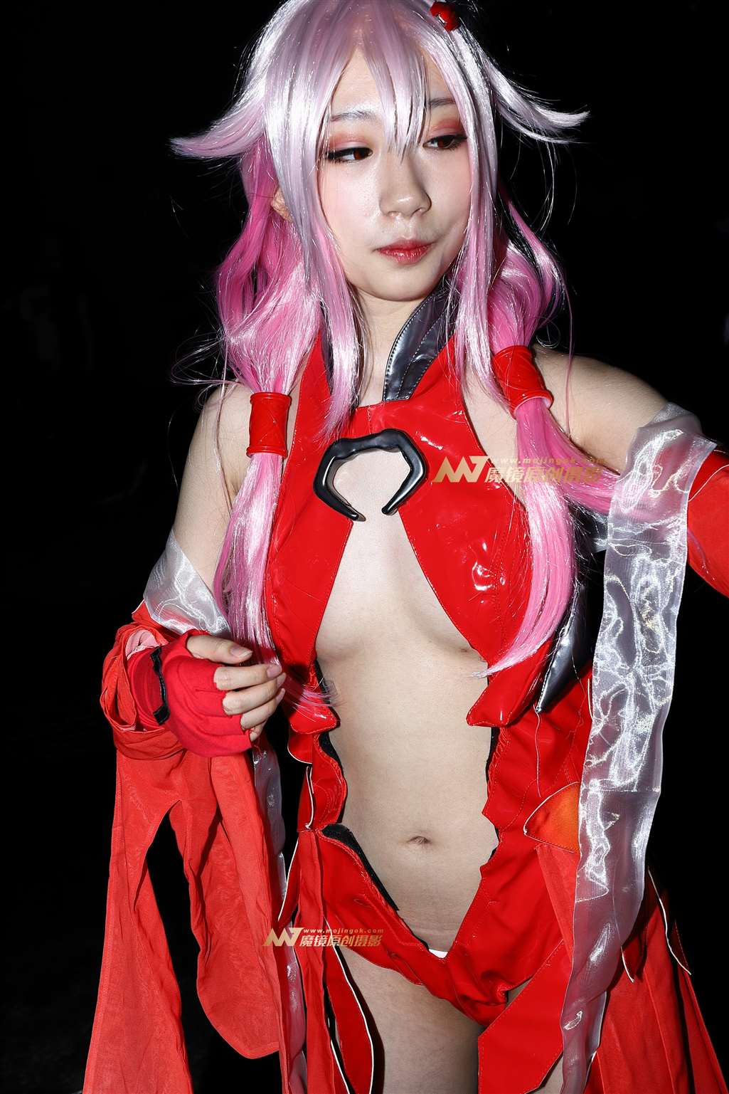 图片[1]-【Mark赛帖】性感红衣coser-街拍流行馆