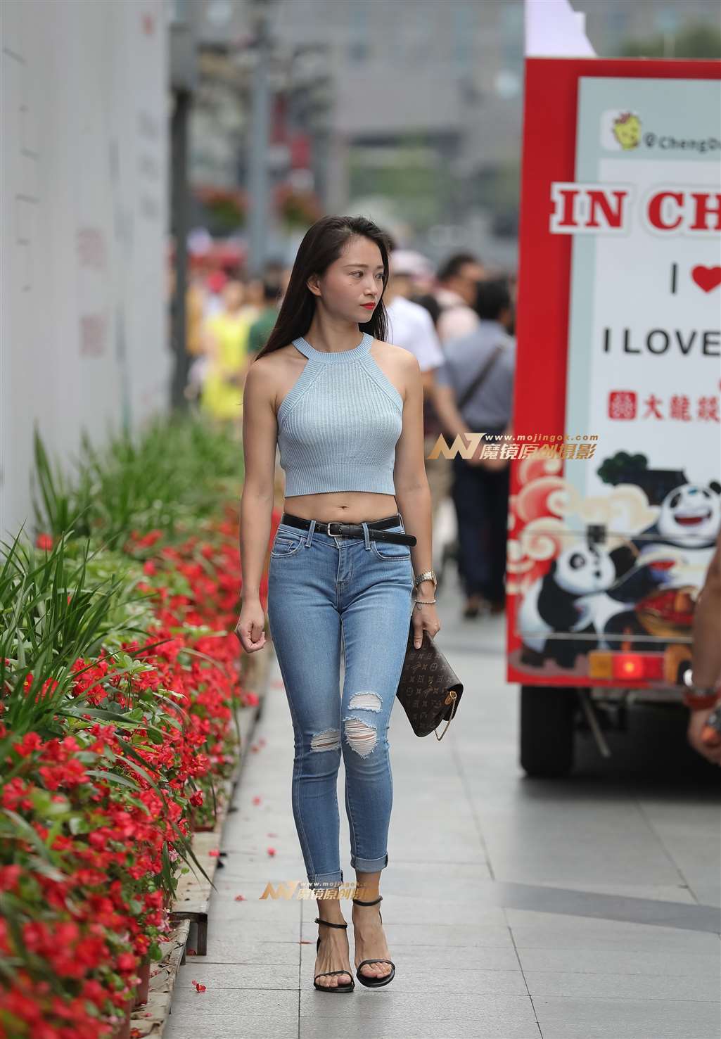图片[1]-【凯恩赛帖】长腿牛仔好身材-街拍流行馆