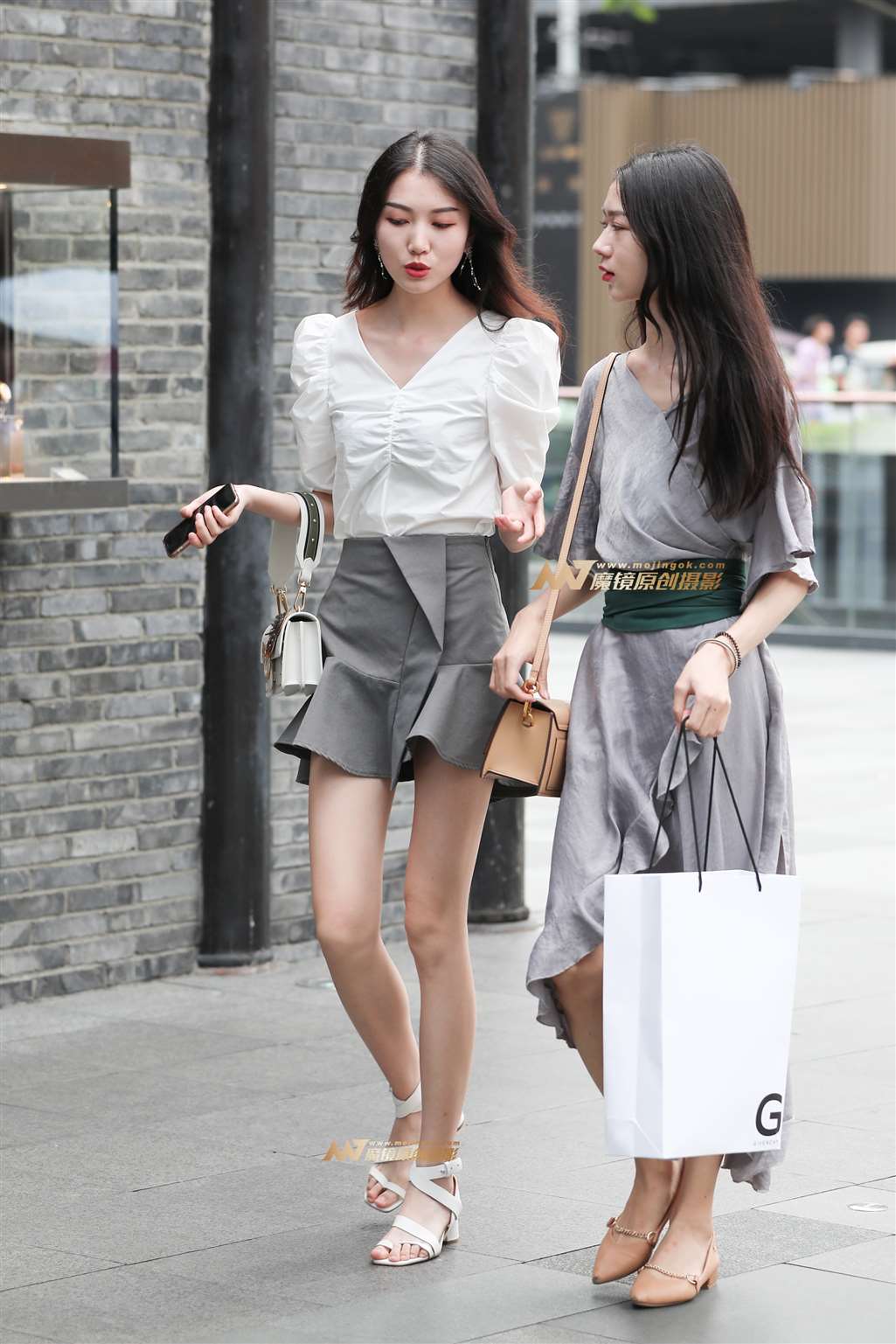 图片[2]-【辉辉赛贴】白皙的美腿漂亮小姐姐-街拍流行馆