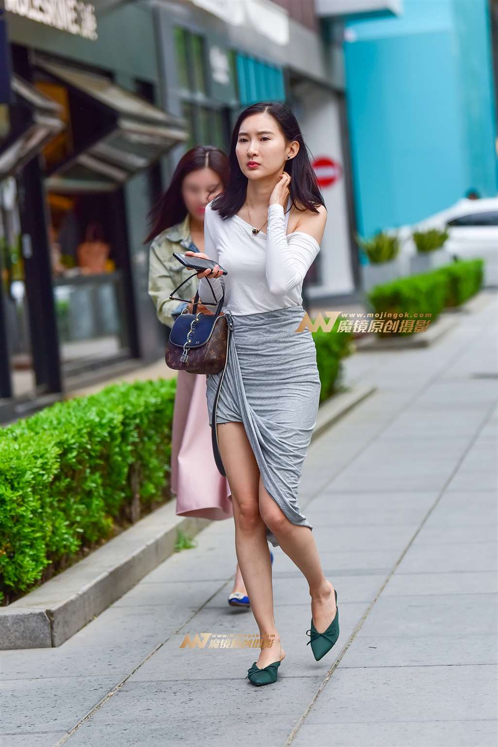 图片[4]-【赛德克赛帖】个性开衩裙 精致女郎-街拍流行馆