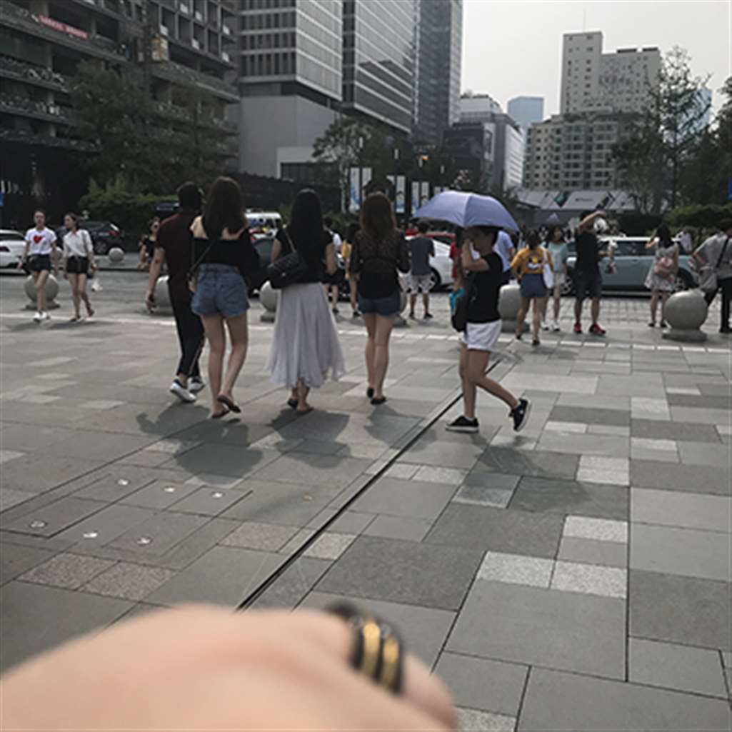 图片[3]-【辉辉赛贴】紫色蕾丝透视衫少妇-街拍流行馆
