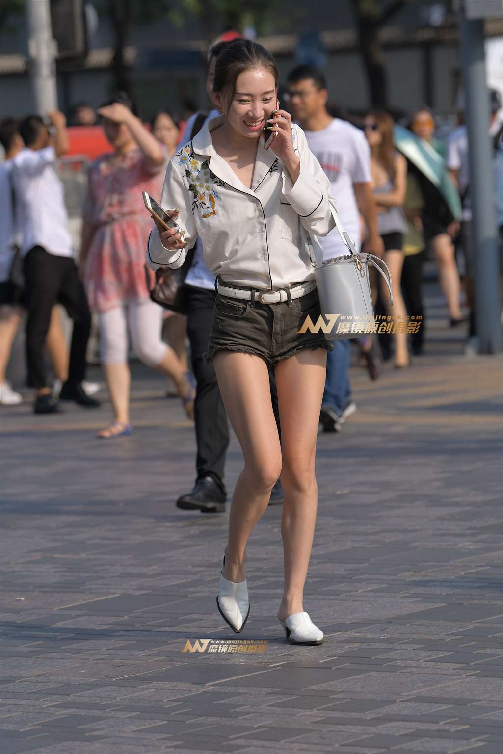 图片[5]-【红石赛帖】漂亮美女热裤-街拍流行馆