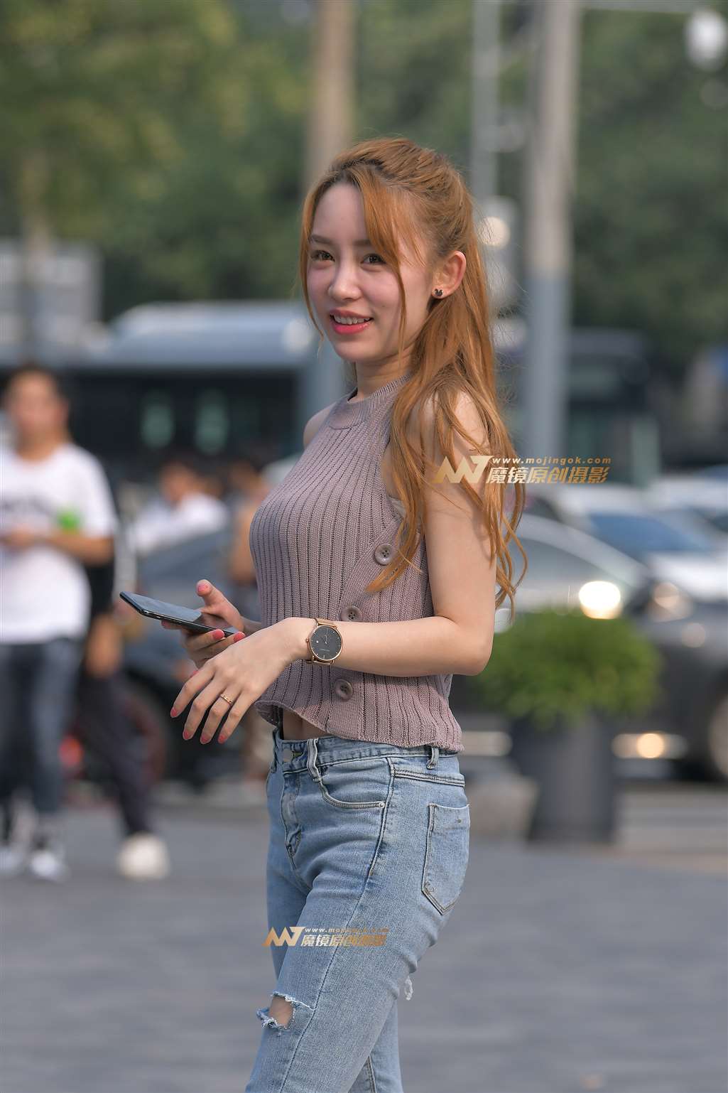 图片[1]-【红石赛帖】漂亮性感牛仔裤美女-街拍流行馆