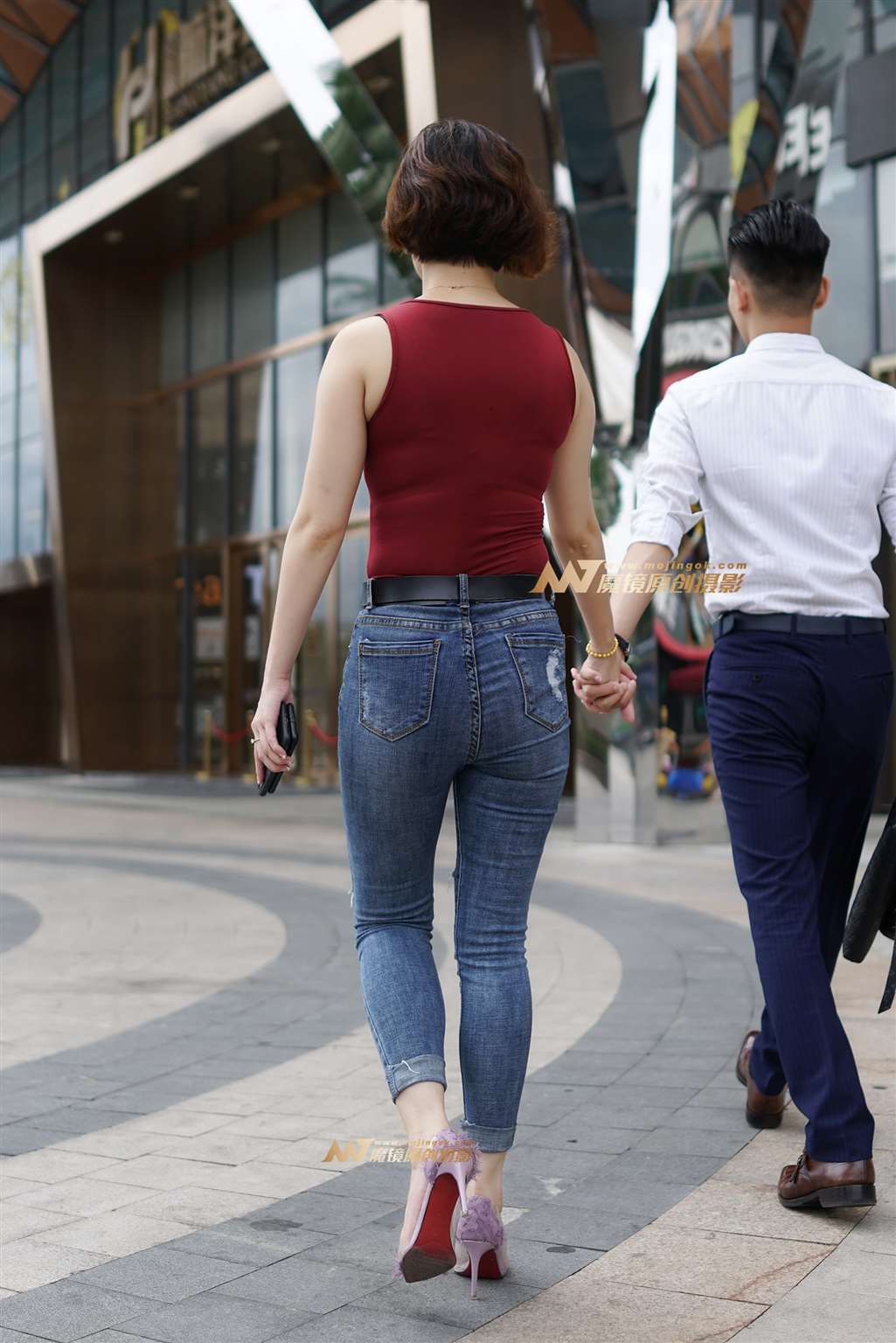 图片[2]-【哈曼赛帖】丰满紧蓝牛-街拍流行馆