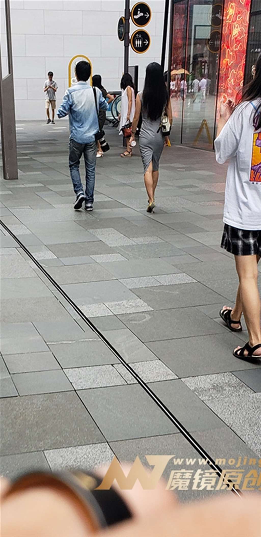 图片[3]-【凯恩赛帖】修身裙 好身材-街拍流行馆
