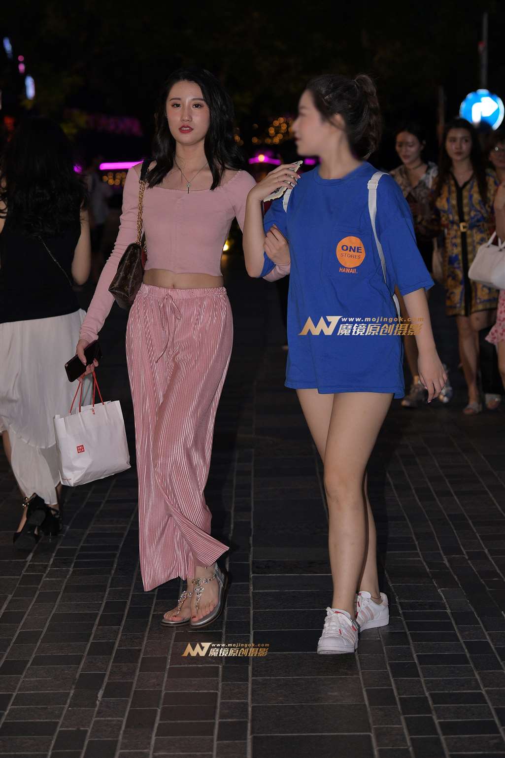 图片[4]-【红石赛帖】夜拍性感美女-街拍流行馆