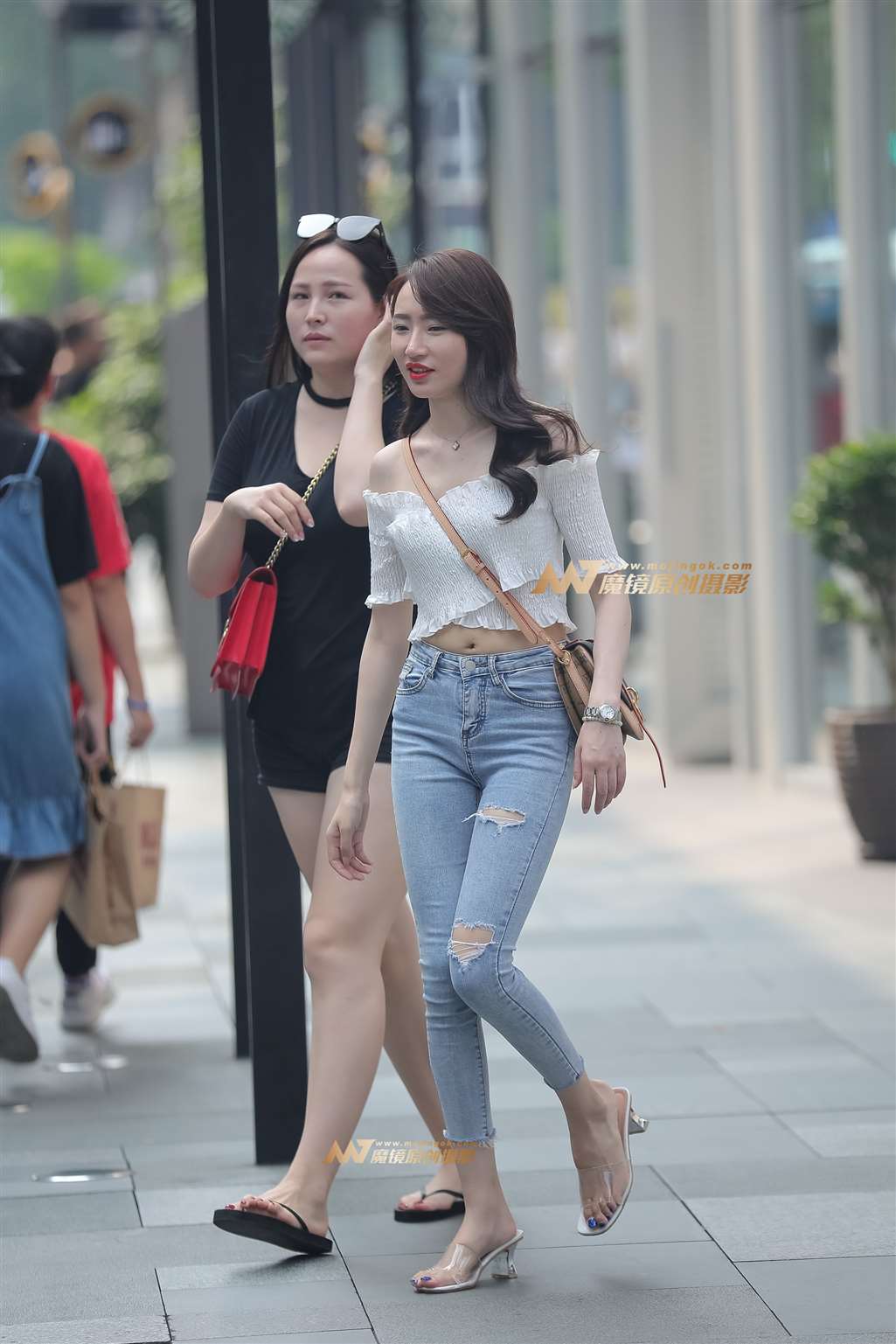 图片[4]-【凯恩赛帖】紧牛苗条长腿-街拍流行馆