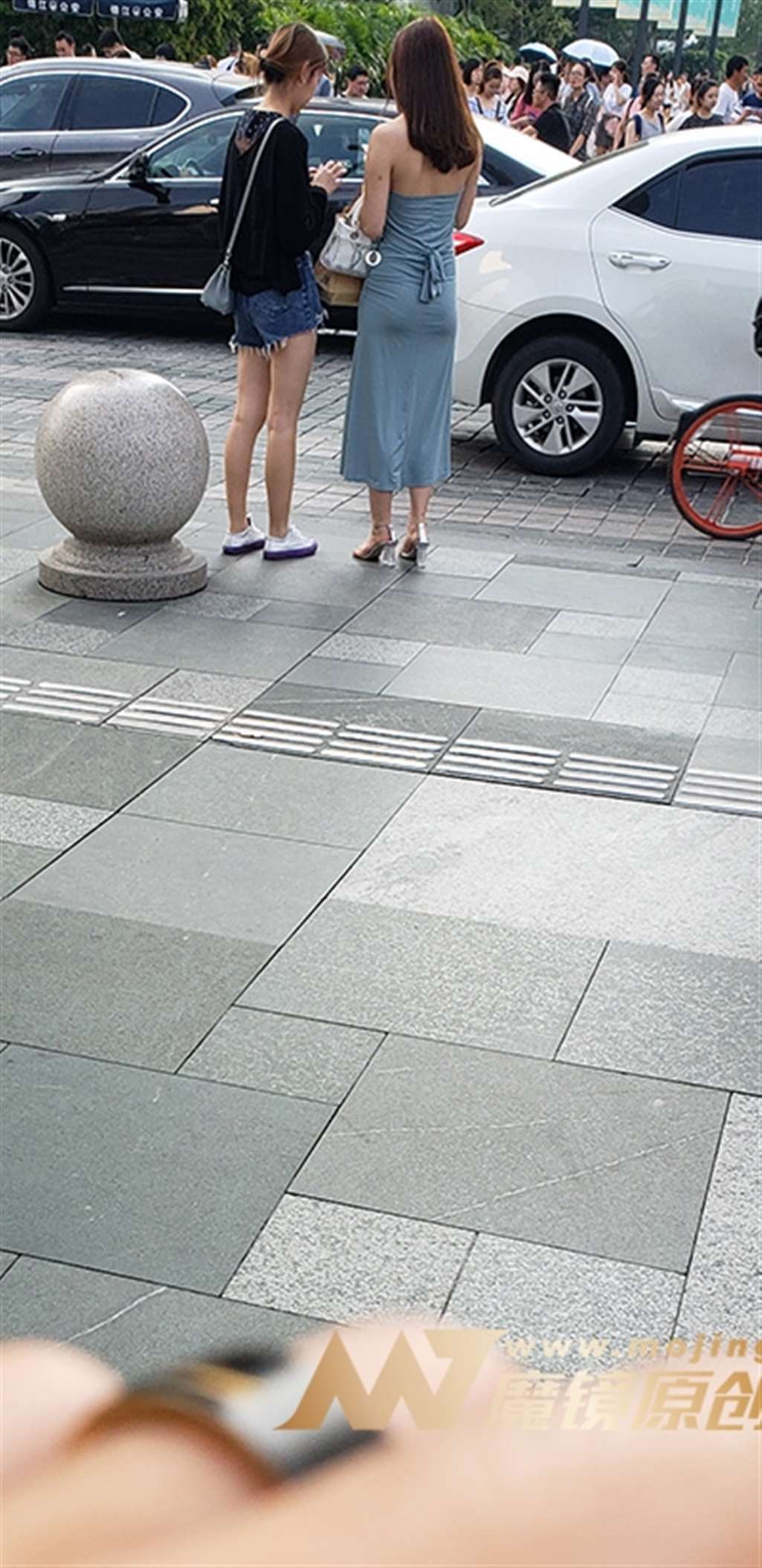 图片[3]-【凯恩赛帖】性感长裙 丰满女人味-街拍流行馆