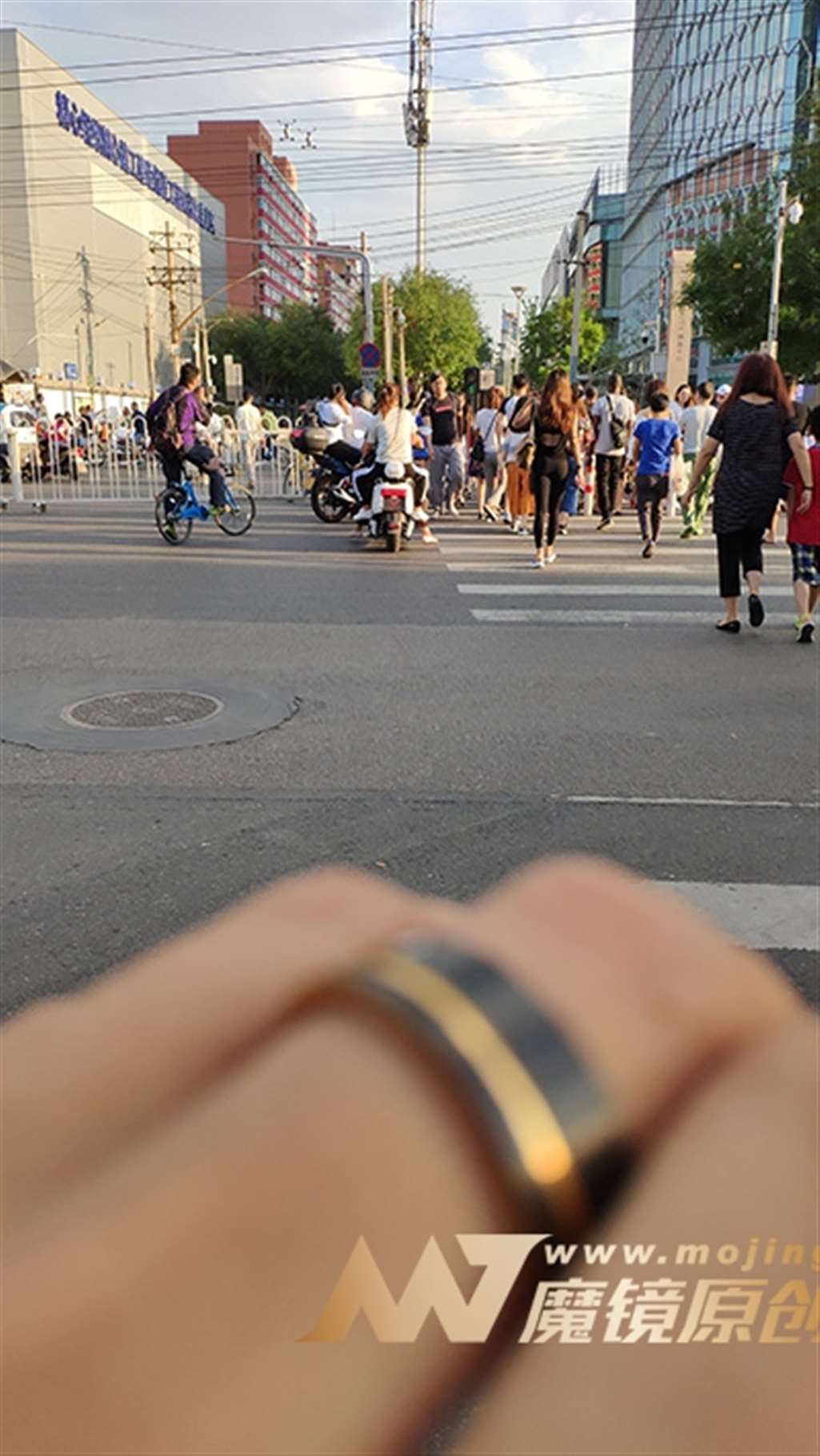 图片[3]-【久久赛帖】性感网纱健身裤美女-街拍流行馆