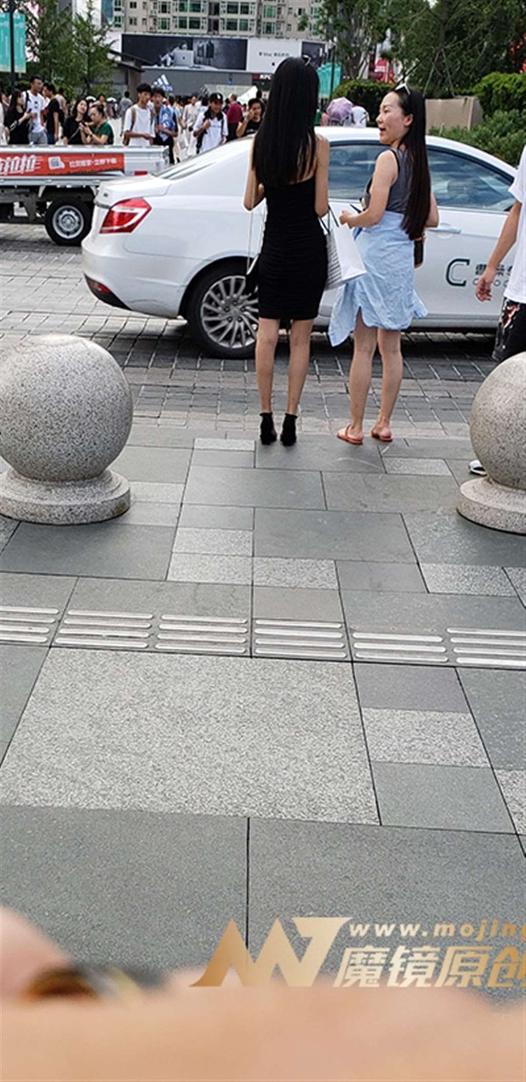 图片[3]-【凯恩赛帖】精致的女人-街拍流行馆