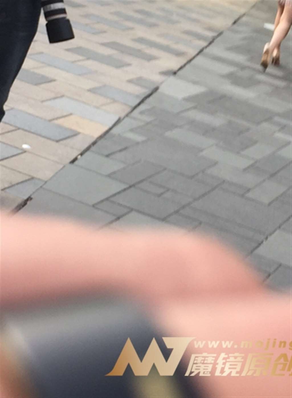 图片[3]-【红石赛帖】一个性感漂亮的少妇-街拍流行馆