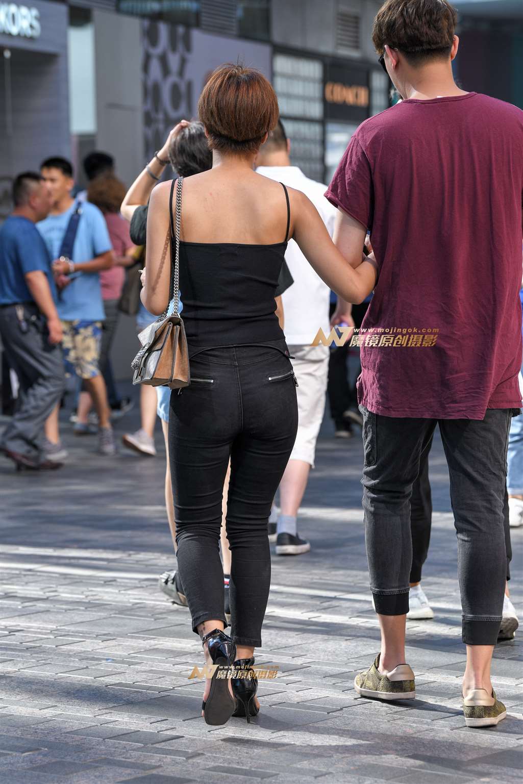 图片[5]-【久久赛帖】高跟鞋紧身牛仔裤美女-街拍流行馆