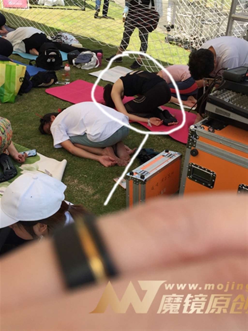 图片[3]-【神摄手赛帖】练习中的瑜伽美女-街拍流行馆