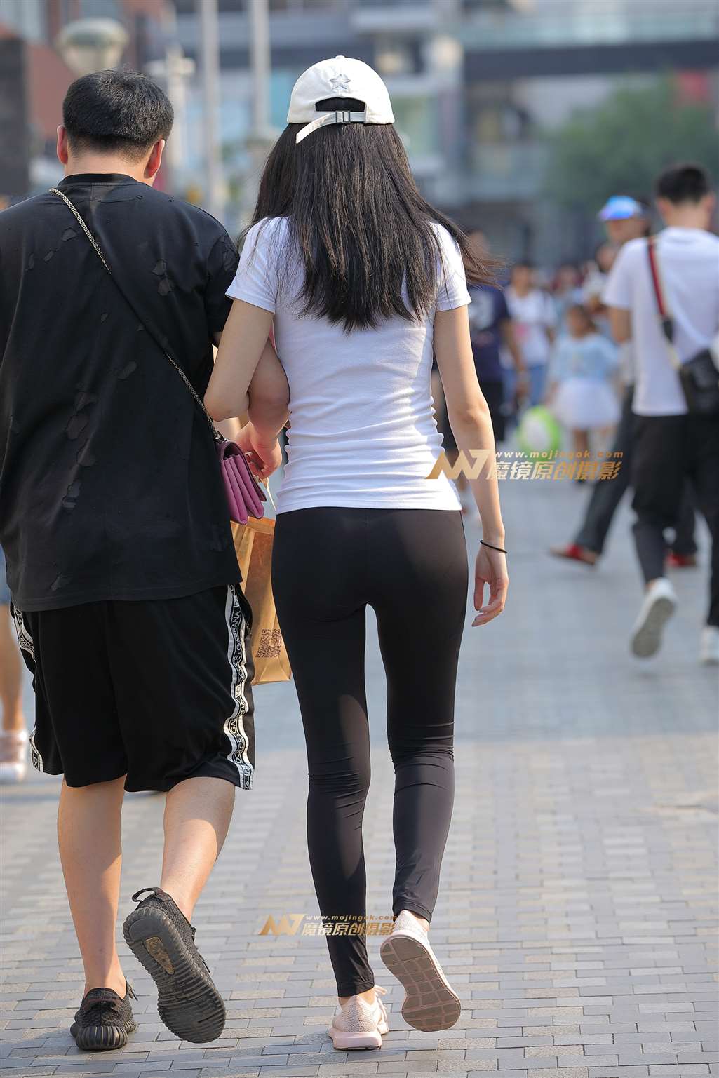 图片[5]-【视觉冲击赛帖】黑白配，紧致打扮，女友-街拍流行馆
