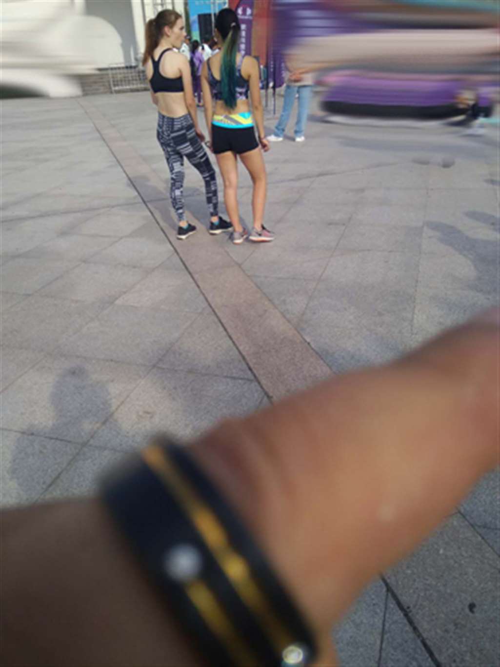 图片[3]-【咔喳赛贴】喜欢运动的妹妹-街拍流行馆