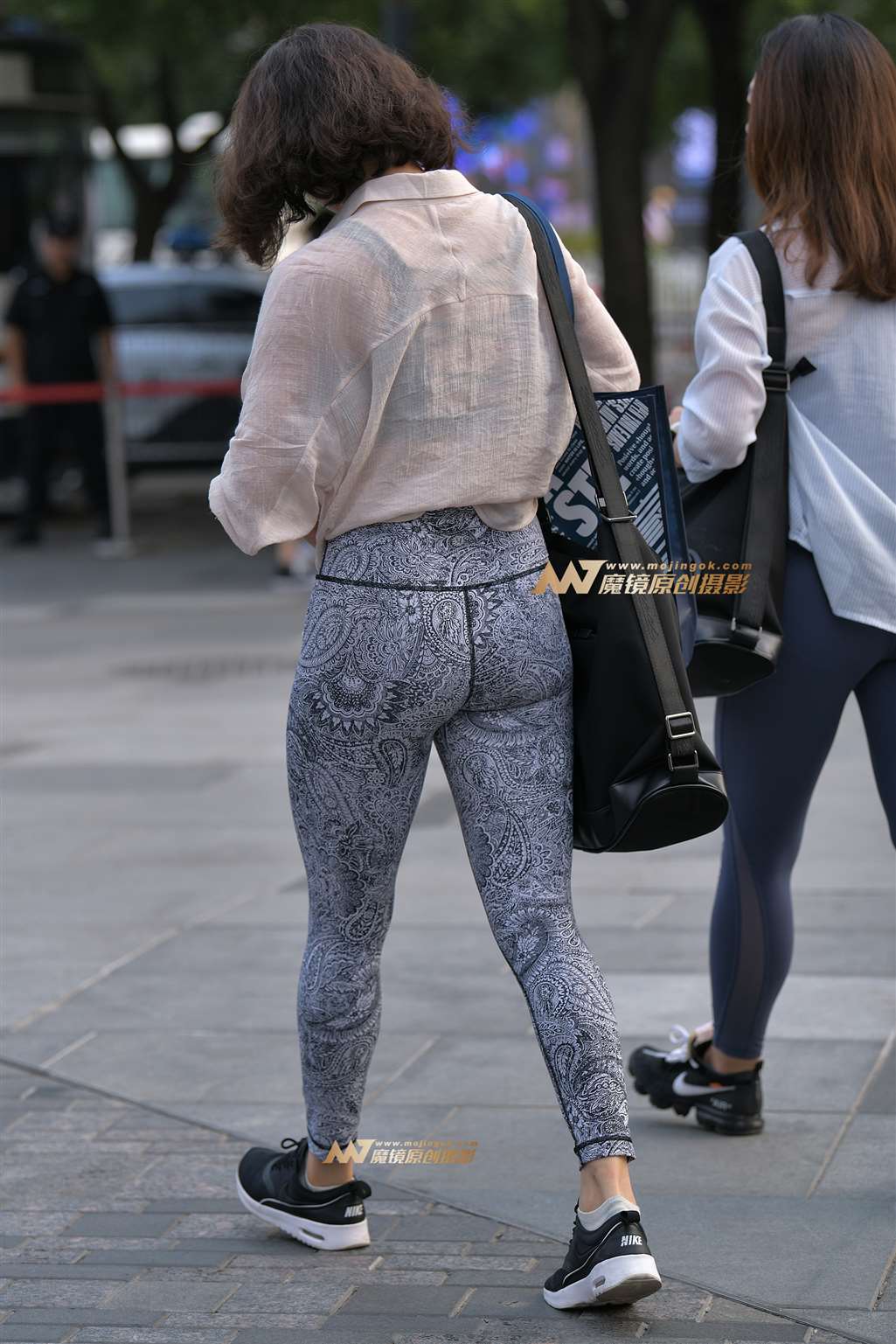 图片[2]-【红石赛帖】性感瑜伽裤美女-街拍流行馆