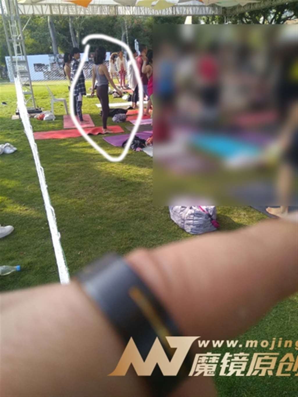 图片[3]-【咔喳赛贴】闭目冥想-街拍流行馆