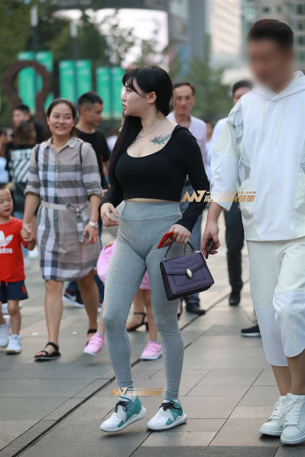 图片[1]-【凯恩赛帖】极品翘臀 充满风韵活力-街拍流行馆