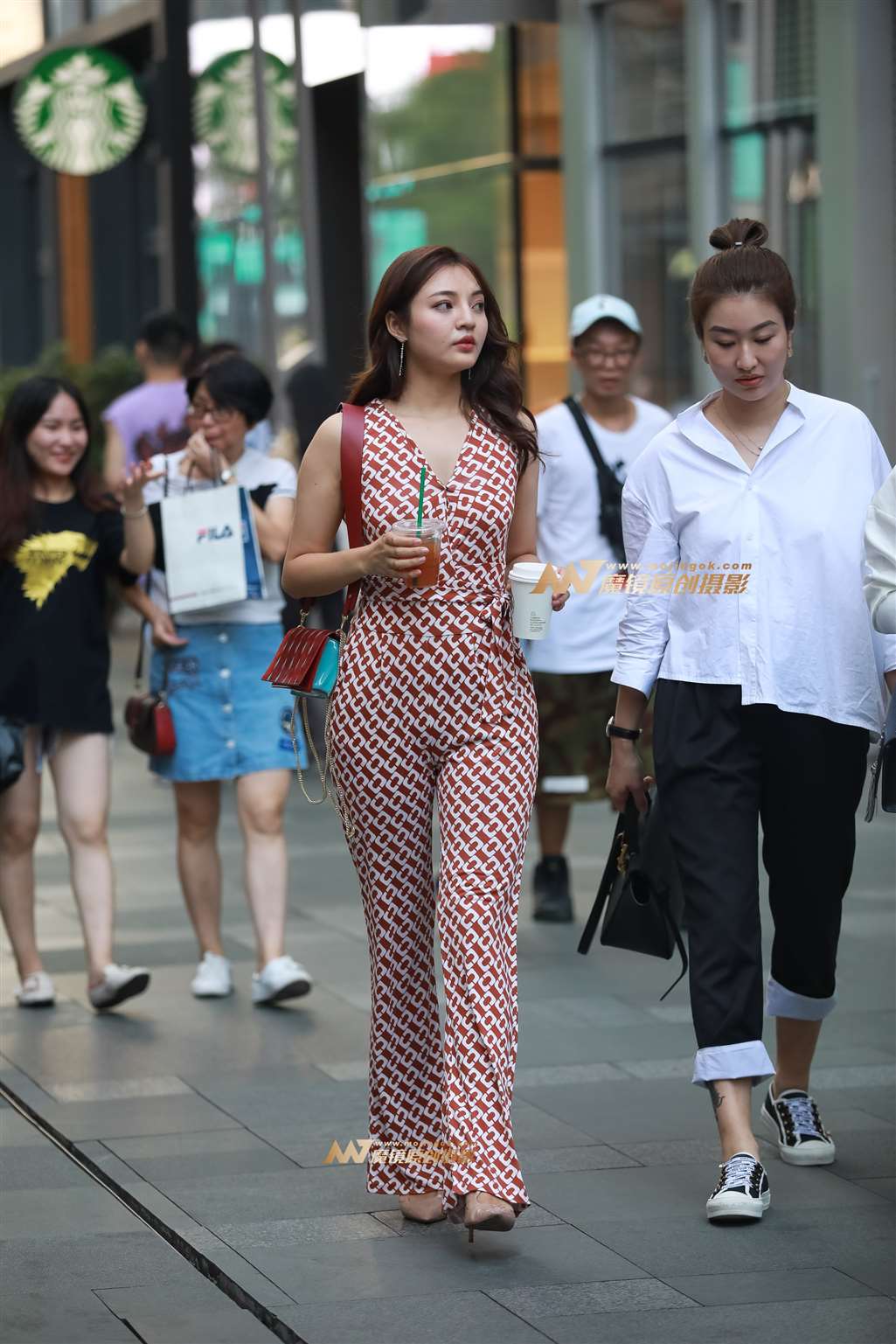 图片[4]-【凯恩赛帖】美人不失肉感-街拍流行馆