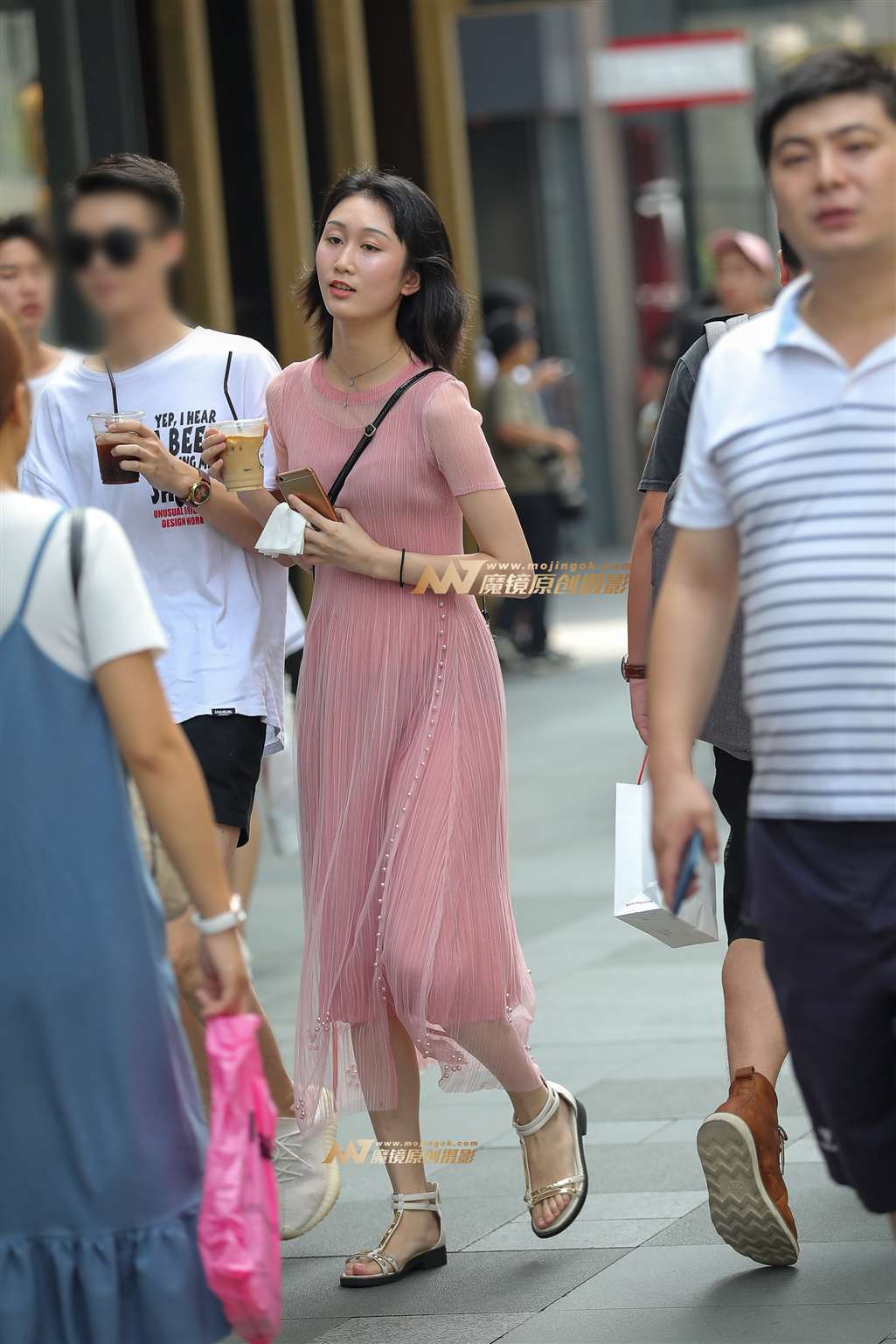 图片[5]-【凯恩赛贴】迷人甜美的高挑长裙美女-街拍流行馆