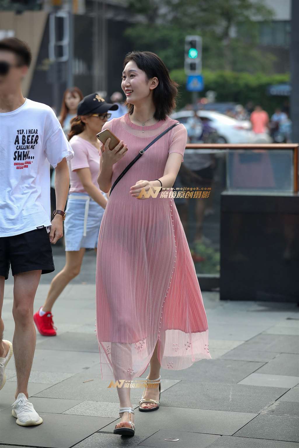 图片[2]-【凯恩赛贴】迷人甜美的高挑长裙美女-街拍流行馆