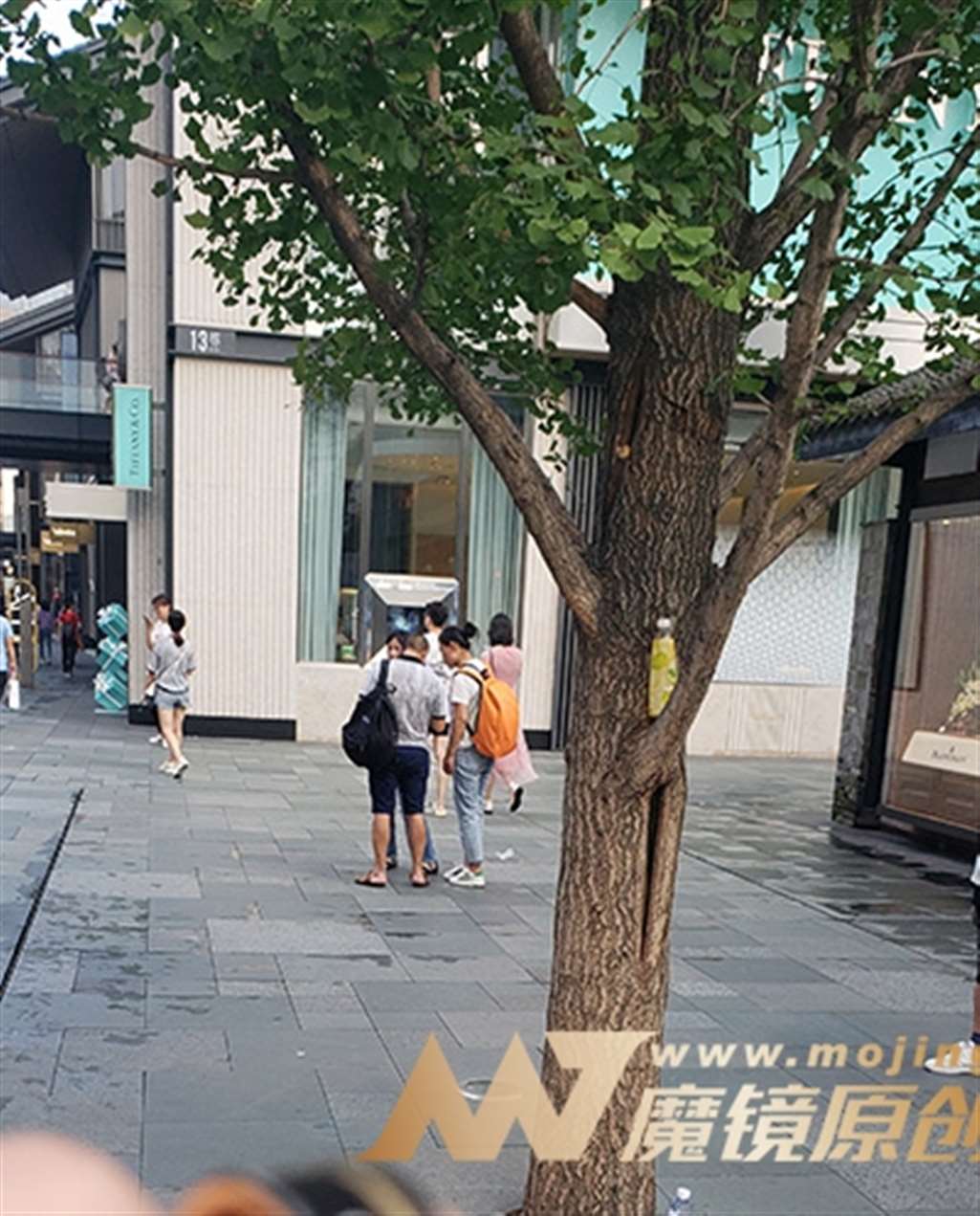 图片[3]-【凯恩赛贴】迷人甜美的高挑长裙美女-街拍流行馆