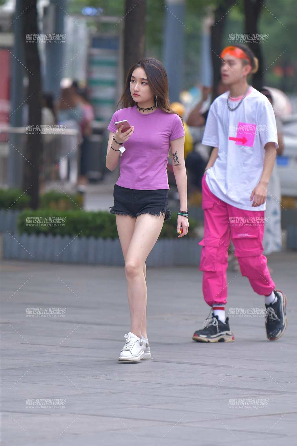 图片[1]-【红石赛帖】性感热裤美女-街拍流行馆