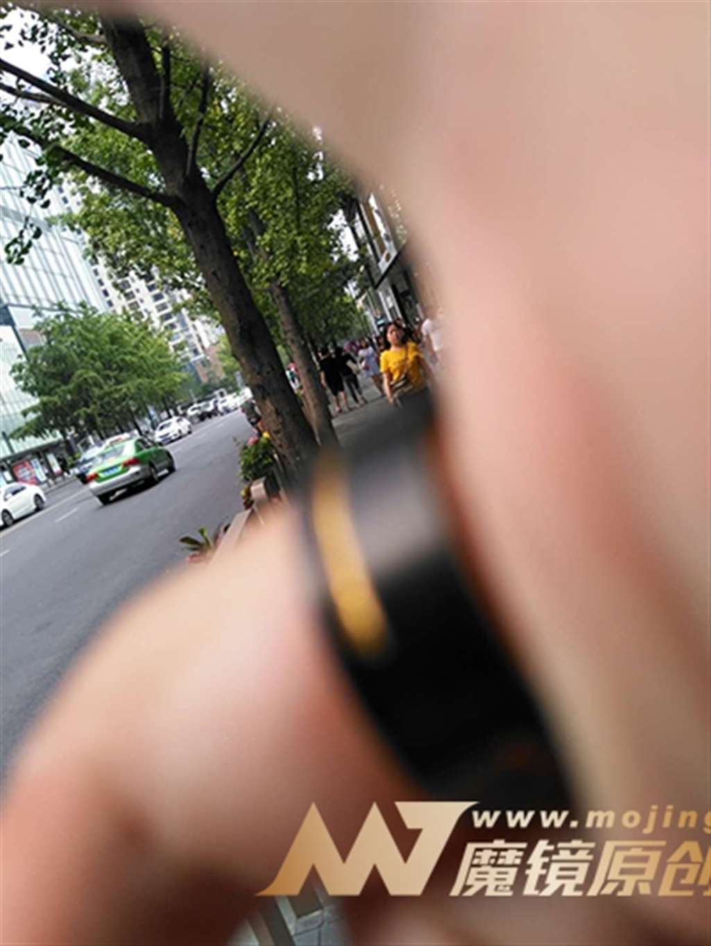 图片[3]-【街拍之魂赛帖】雨中的紧身裤-街拍流行馆