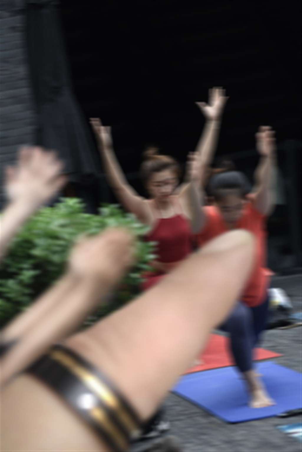 图片[3]-【咔喳赛贴】吉祥的红色-街拍流行馆