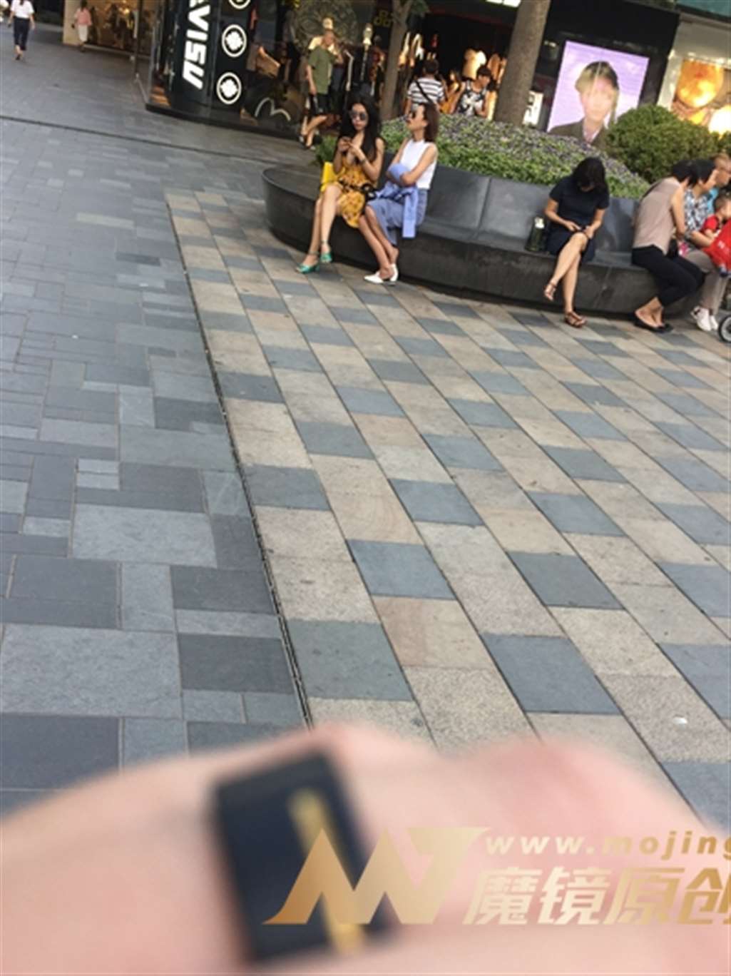 图片[3]-【神摄手赛帖】低胸吊带黄裙-街拍流行馆