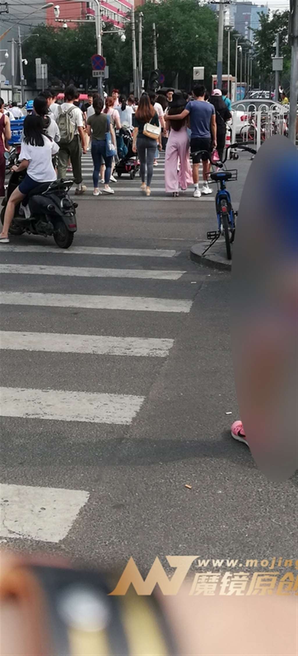 图片[3]-【视觉冲击赛贴】长腿紧牛-街拍流行馆