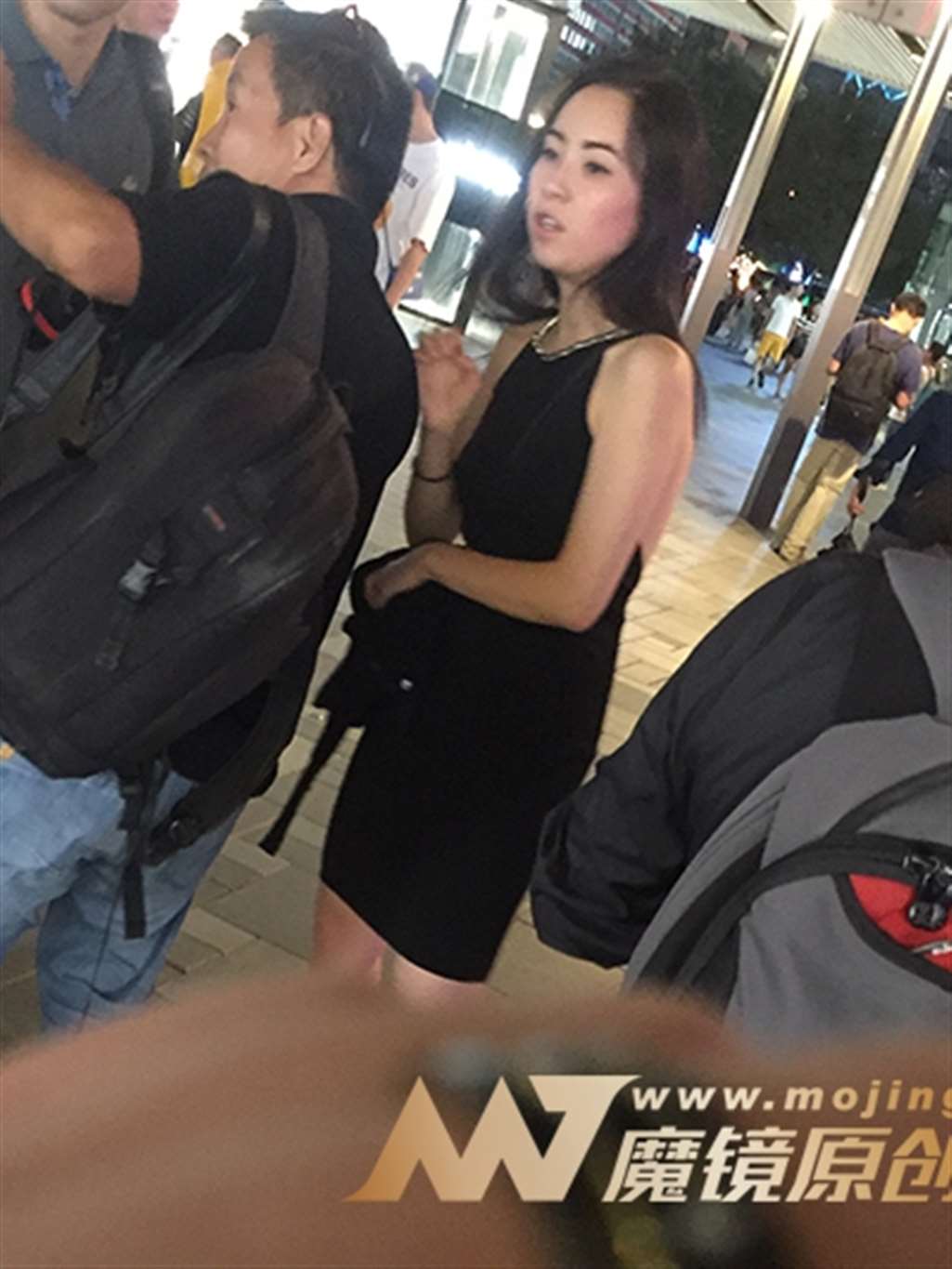 图片[3]-【红石赛帖】夜拍黑色包臀少妇-街拍流行馆