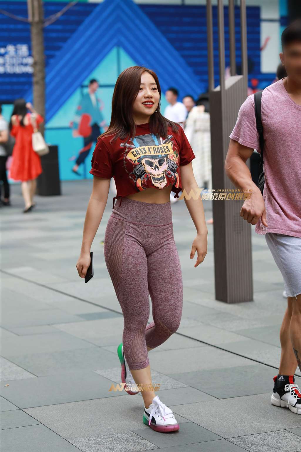 图片[1]-【凯恩赛特】翘臀女孩 自信满满 充满活力-街拍流行馆