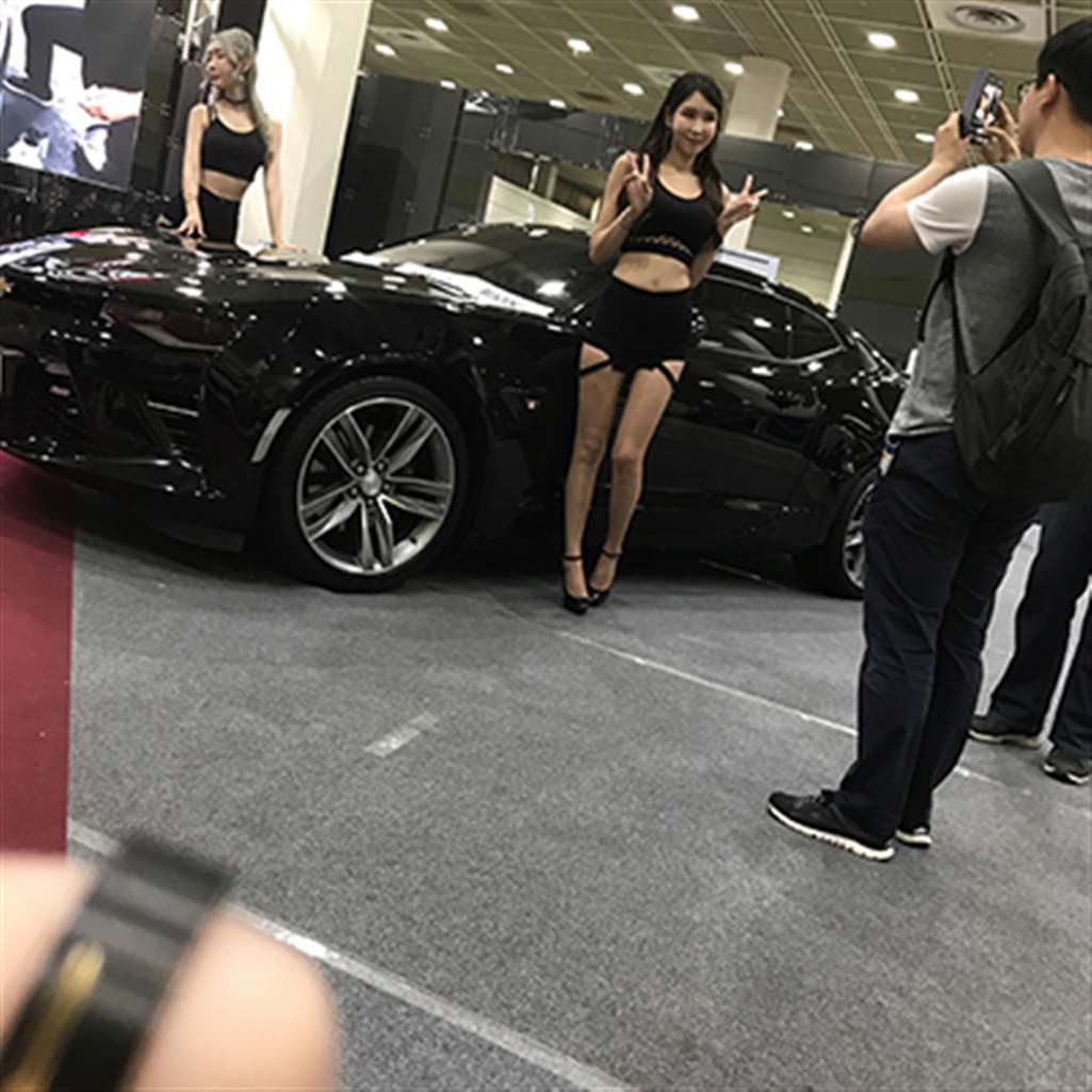 图片[3]-[辉辉赛贴-韩国改装车展]肉丝网袜美腿车模-街拍流行馆
